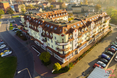 (Polski) Budynek wielorodzinny przy ulicy Chopina w Żarach