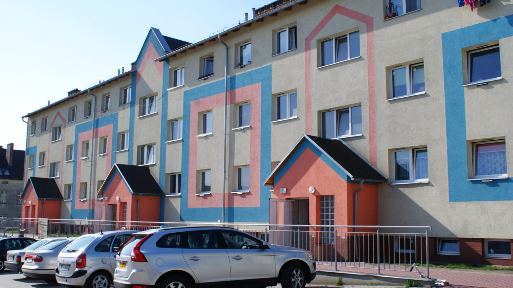 Budynki socjalne przy ulicy Okrzei w Żarach