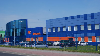 Hala produkcyjna dla drukarni Chroma w Żarach