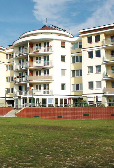 (Polski) Kompleks mieszkalno – usługowy przy ulicy Naromowickiej w Poznaniu